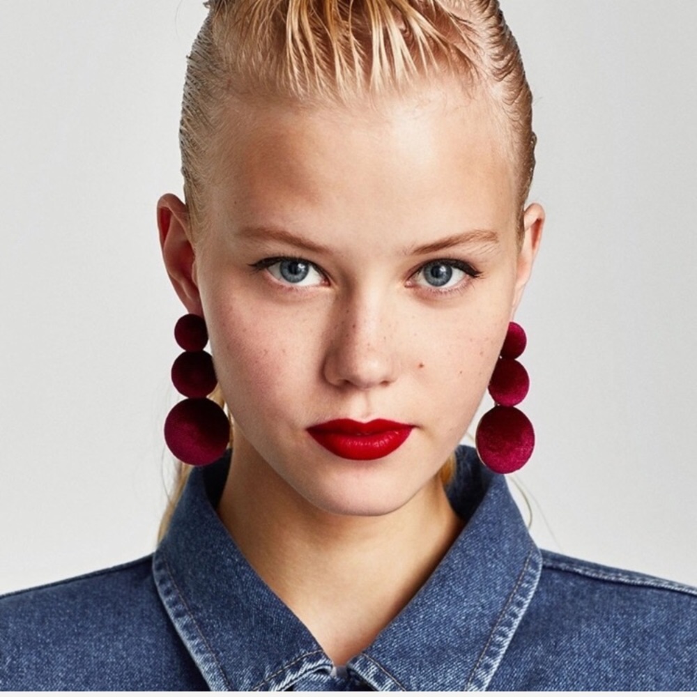 🆕Tessa Burgundy Red Velvet Statement Earrings - Picture 2 of 8